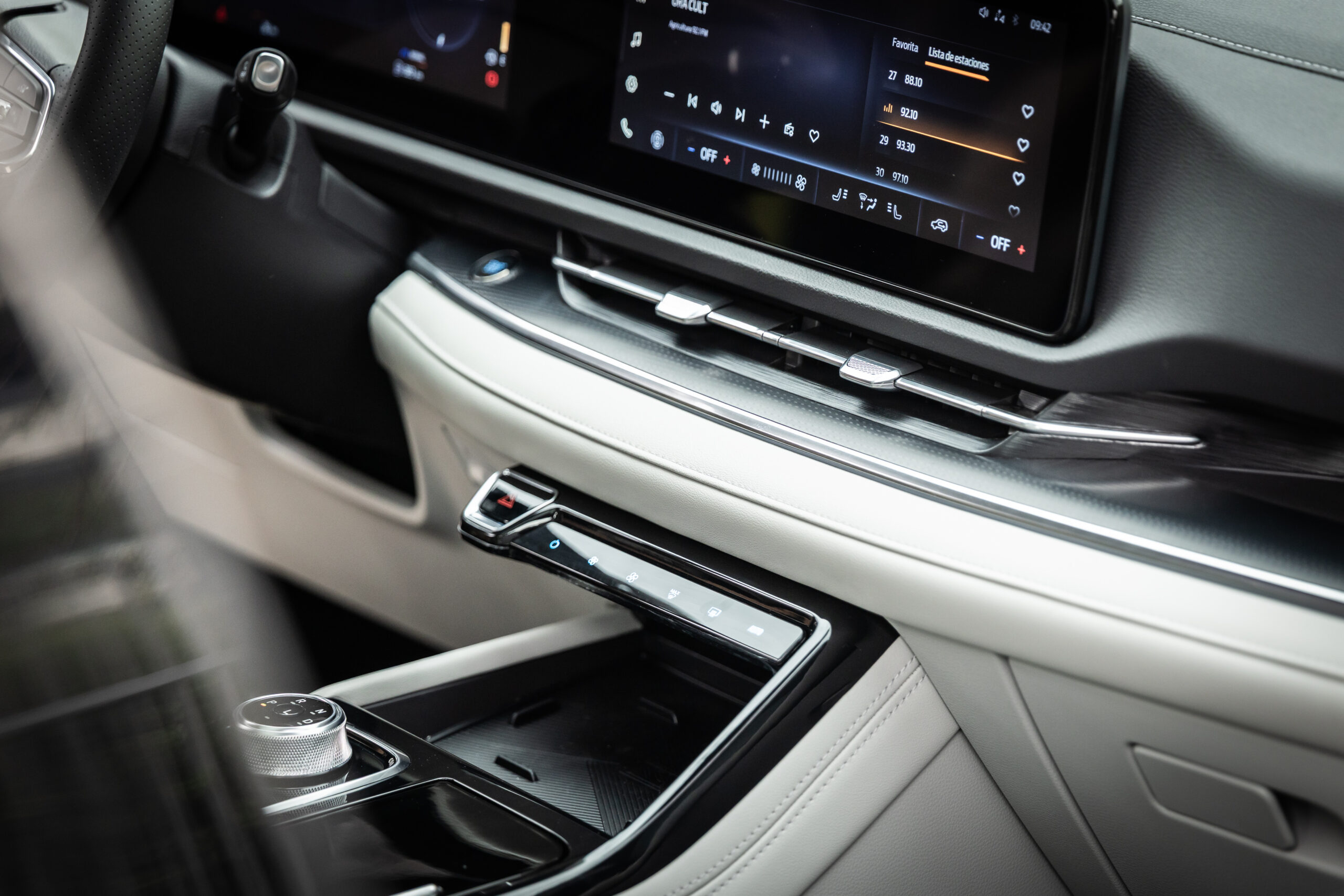 Audio Premium con 10 Parlantes y Subwoofer